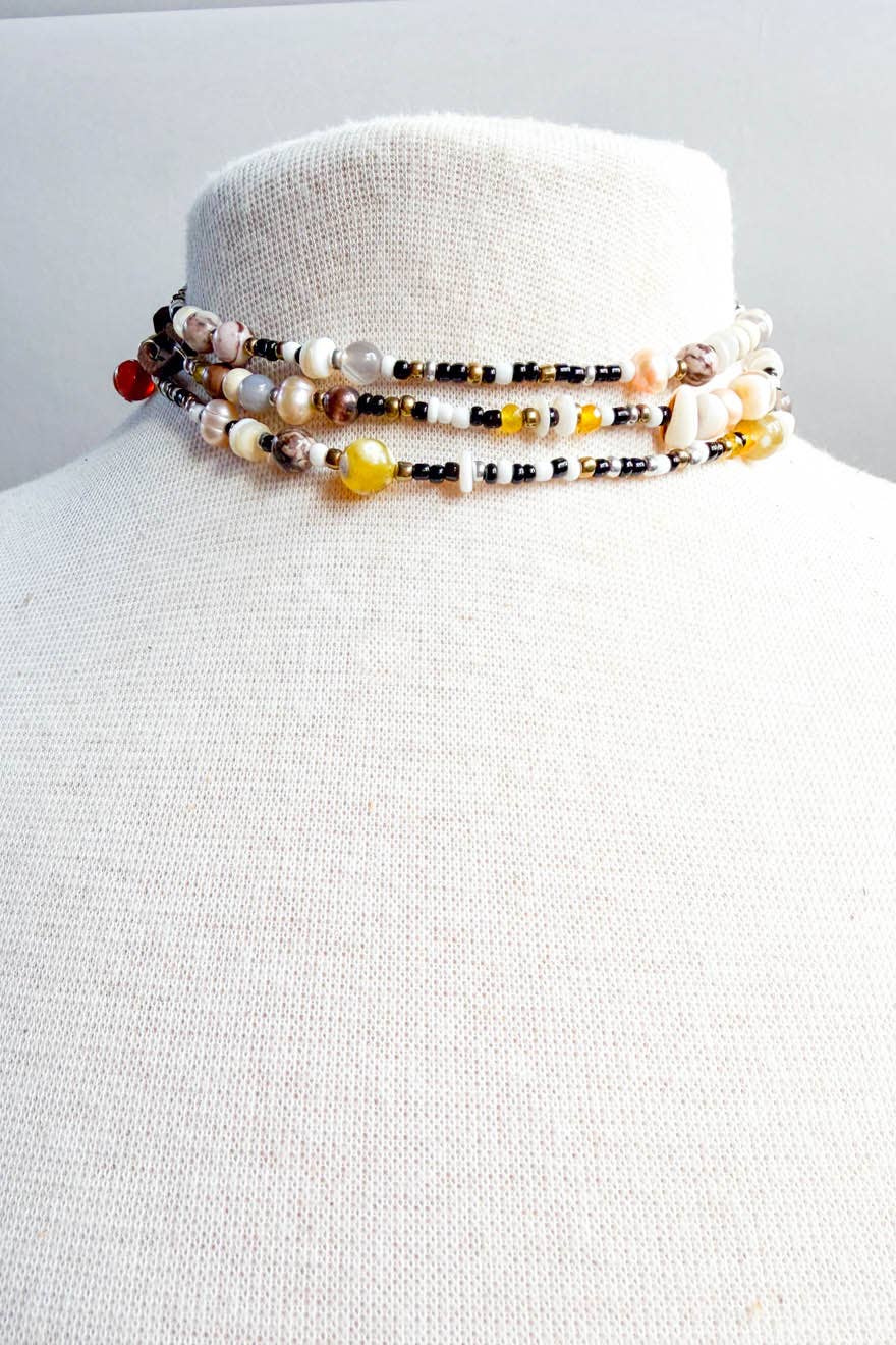 Begonia Necklace Beige